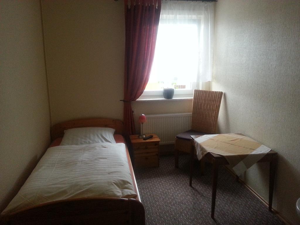 Hotel Deutsches Haus Francop ハンブルク エクステリア 写真